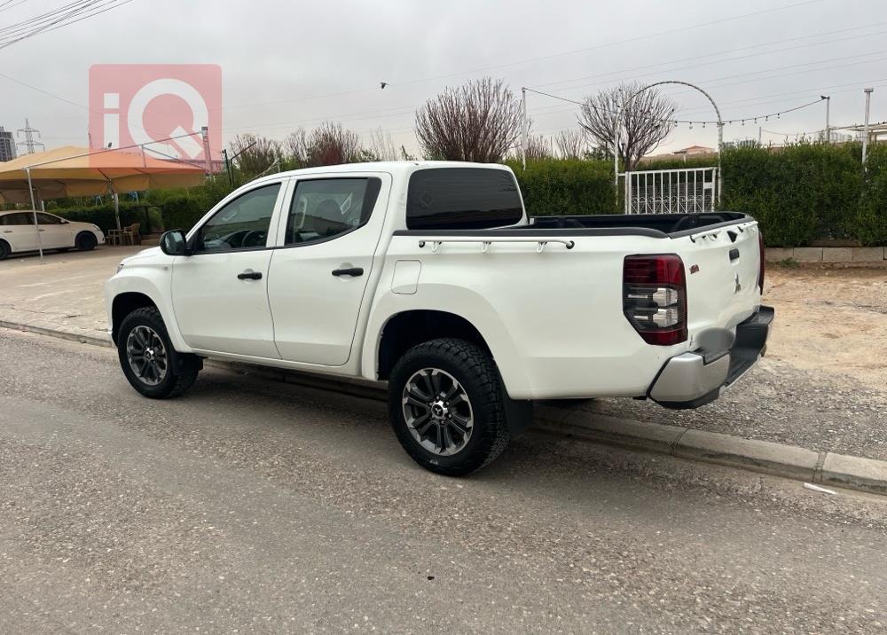 ميتسوبيشي L200